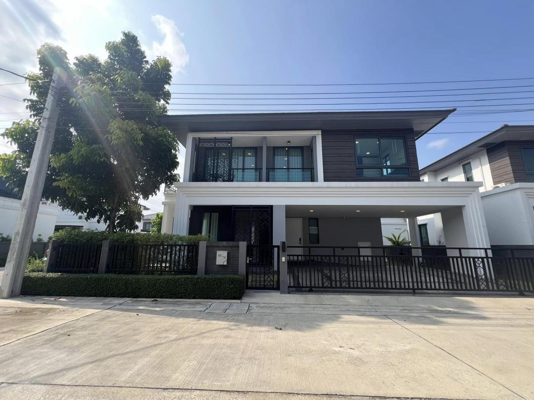 ให้เช่าบ้านเดี่ยว 2 ชั้น หมู่บ้านแกรนด์บริทาเนีย บางนา กม.12 หลังมุม