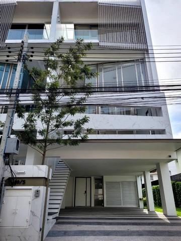 ให้เช่าโฮมออฟฟิต พร้อมลิฟต์ ซอยลาดพร้าว35 ใกล้รถไฟฟ้า-ภาวนา  พื้นที่ใช้สอย 400ตารางเมตร 3 ห้องนอน 5 ห้องน้ำ 53.8 ตารางวา 4 ที่จอดรถ