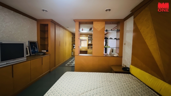 ขายตึกแถว 4.5 ชั้น 3 คูหา เอกชัย ซอย 10 ติดถนนเมน ทำเลดี เหมาะทำโรงงาน /โกดัง/สำนักงาน พร้อมอยู่อาศัย