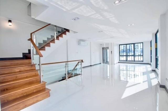 ให้เช่าโฮมออฟฟิศ 4 ชั้น ห้องมุม 240 ตรม JW เออร์เบิน สรงประภา-ดอนเมือง พร้อมลิฟต์แก้วส่วนตัว ย่านดอนเมืองสรงประภา ใกล้ ARL ดอนเมือง