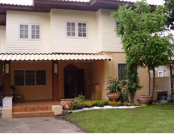  ให้เช่าบ้านเดี่ยว เขตดุสิต ซอยศรีย่าน3 ใกล้มหาวิทยาลัยสวนดุสิต เนื้อที่ 104 ตารางวาจำนวน 4 ห้องนอน 3 ห้องน้ำ