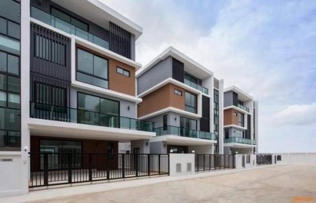 ให้เช่าโฮมออฟฟิศ 4ชั้น ซอยกิ่งแก้ว19 ราชาเทวะ บางพลี โครงการ THE BEST VILLA กิ่งแก้ว19 พื้นที่ใช้สอย 440 ตารางเมตร 5 ห้องนอน 7 ห้องน้ำ