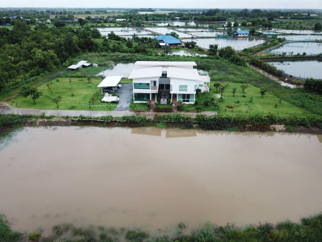 ขายบ้านเดี่ยว2ชั้นพื้นที่ใช้สอย1,000 ตร.ม. พร้อมที่ดิน 6 ไร่ ย่านอ.เมืองฉะเชิงเทรา จ.ฉะเชิงเทรา